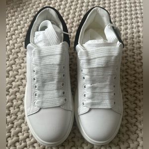 Women’s Sneakers size 6.5